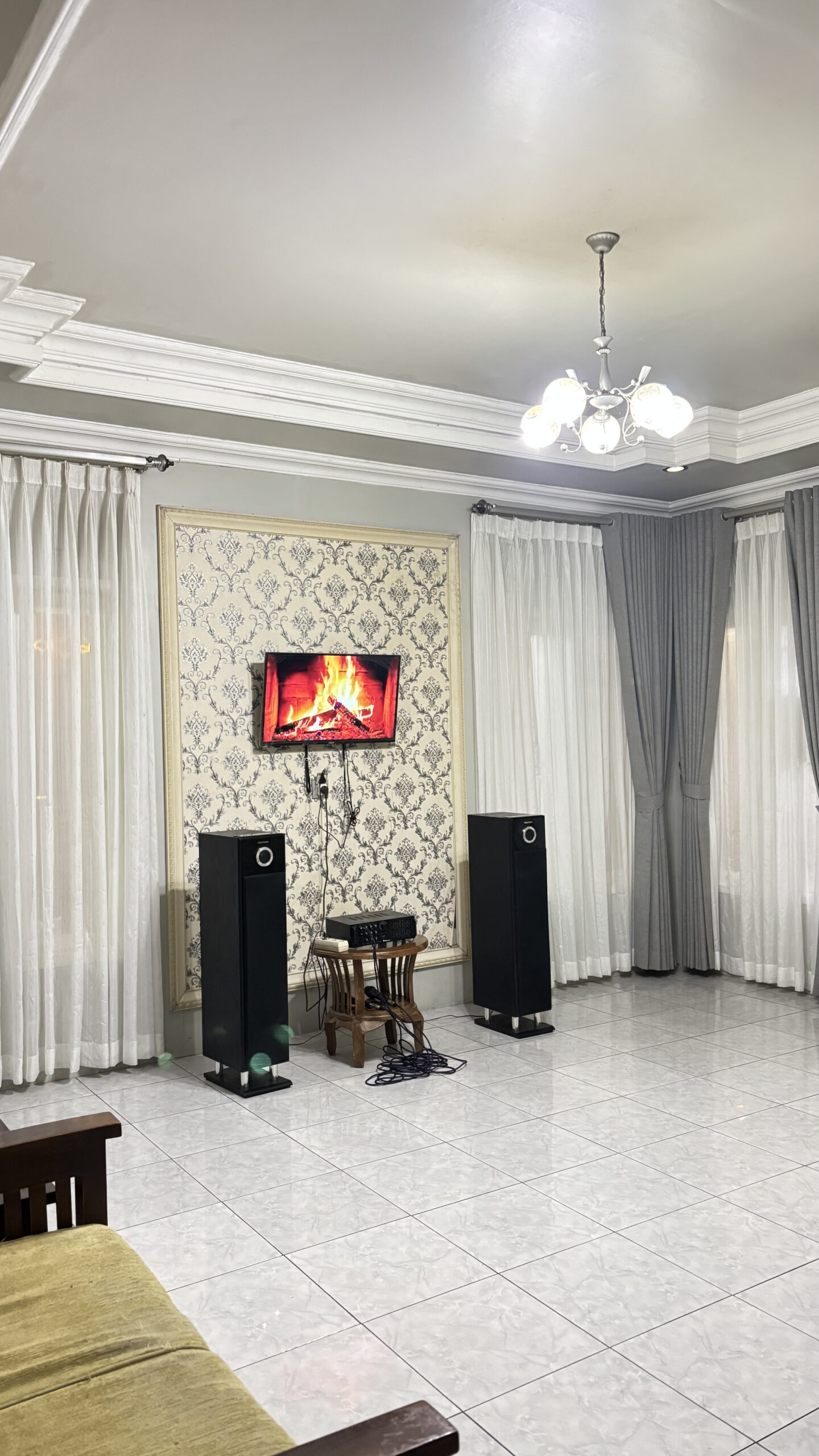 villa serly karoke