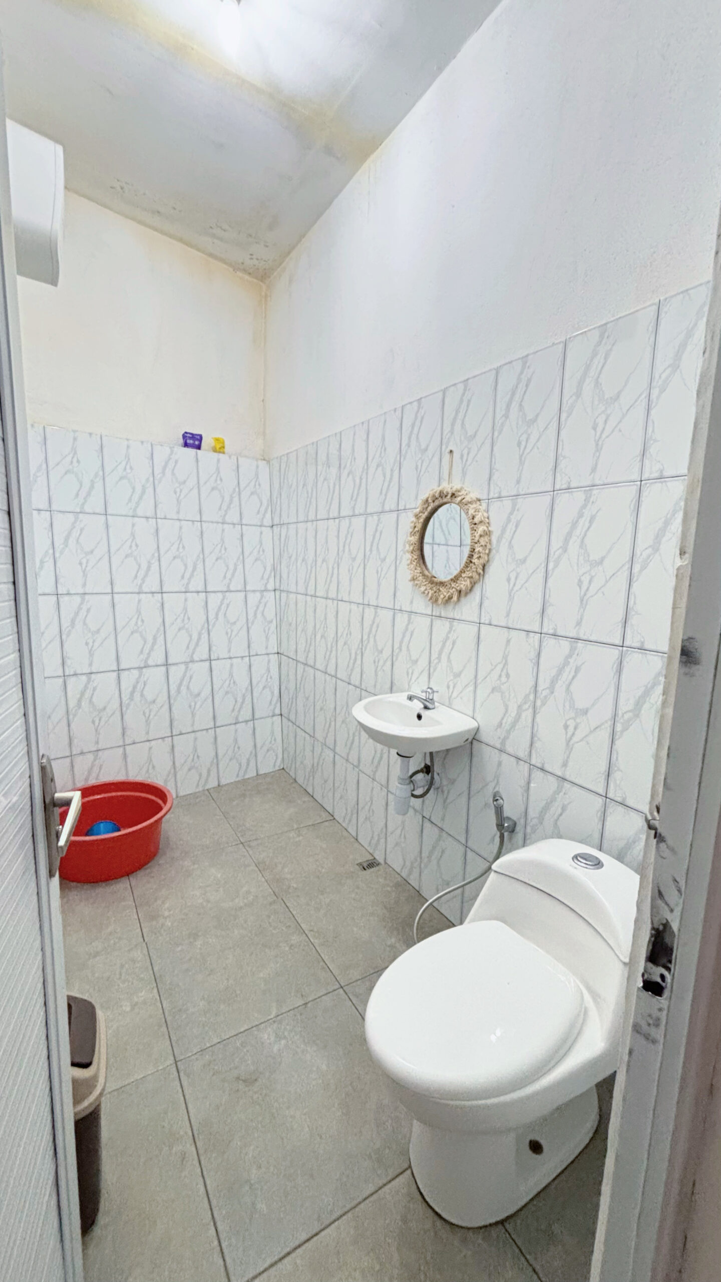 villa Serly kamar mandi